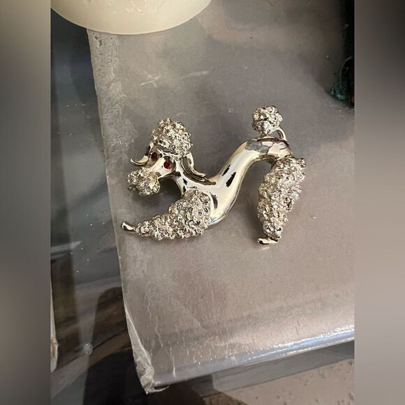 Vintage Gold Tone Signed Gerry's Poodle Pin Brooch - Picture 1 of 5